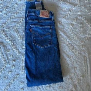 Womens Levi jeans 721 :)